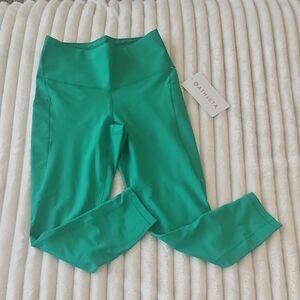 NWT Athleta Interval Stash 7/8 Legging